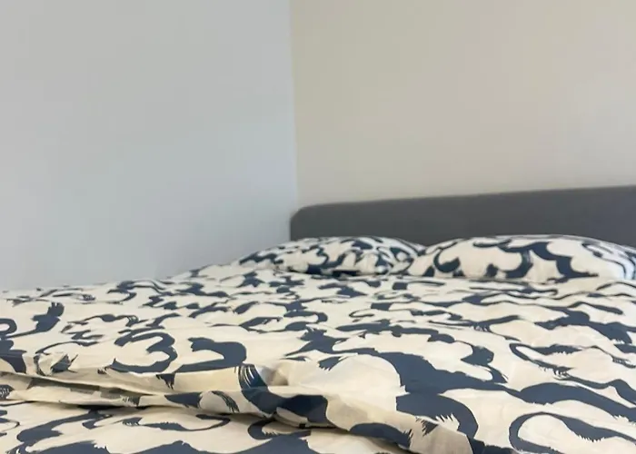 Апартаменты Lovely Next To The Train Station Вантаа