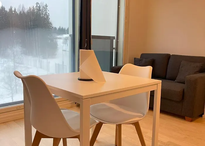 Lovely Next To The Train Station Вантаа