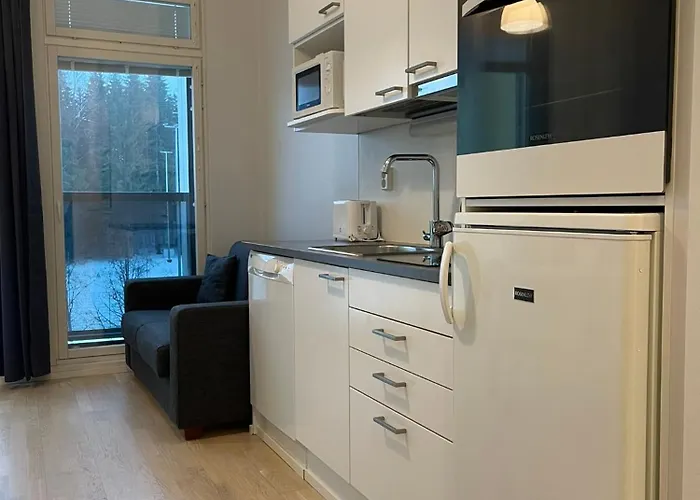 Lovely Next To The Train Station Апартаменты