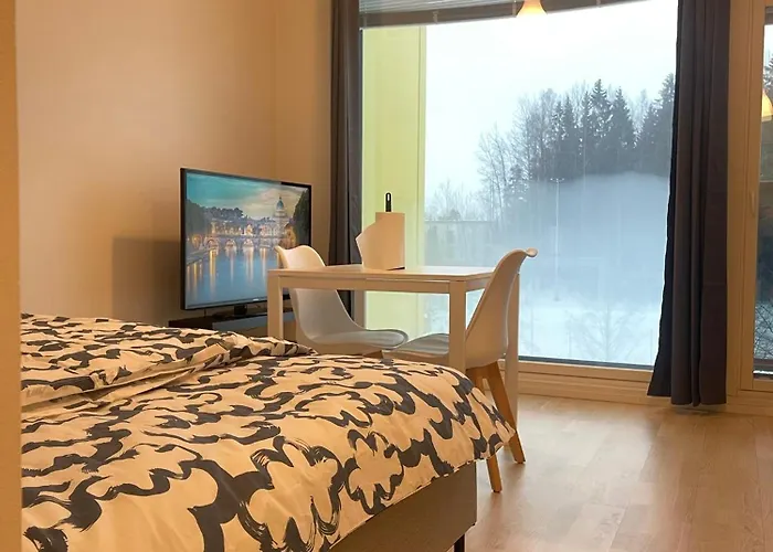 Lovely Next To The Train Station Вантаа